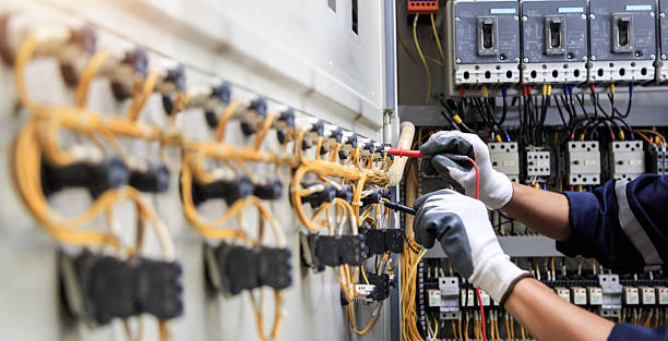 Professional Electrician technician working in Cedar Point, NC